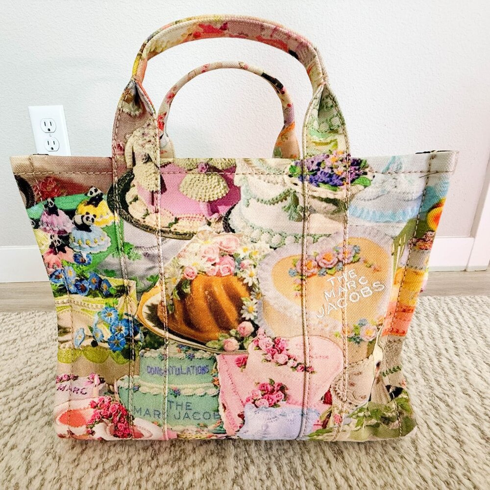 Marc Jacobs Cake Traveler Tote (Rare Find!) - Picture 2 of 9